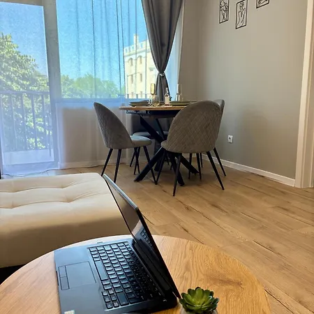 Apartment Holiday2u Warna